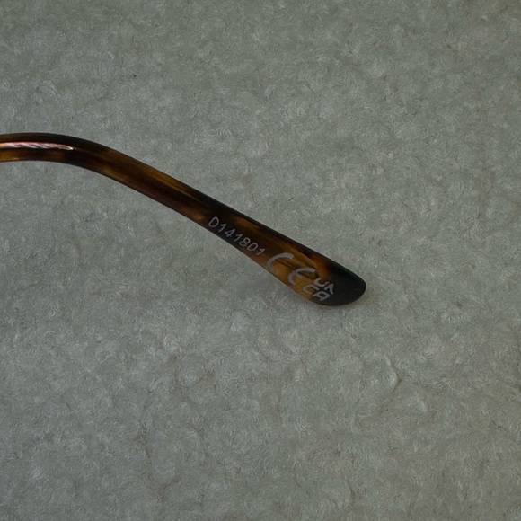 Gold Frame Sunglasses - Picture 6 of 6